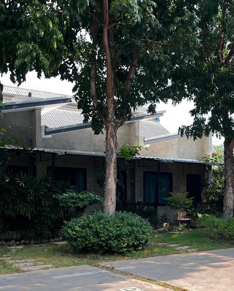 บ้านพักบุหงา199 อ สรรพยา Sapphaya Exterior photo